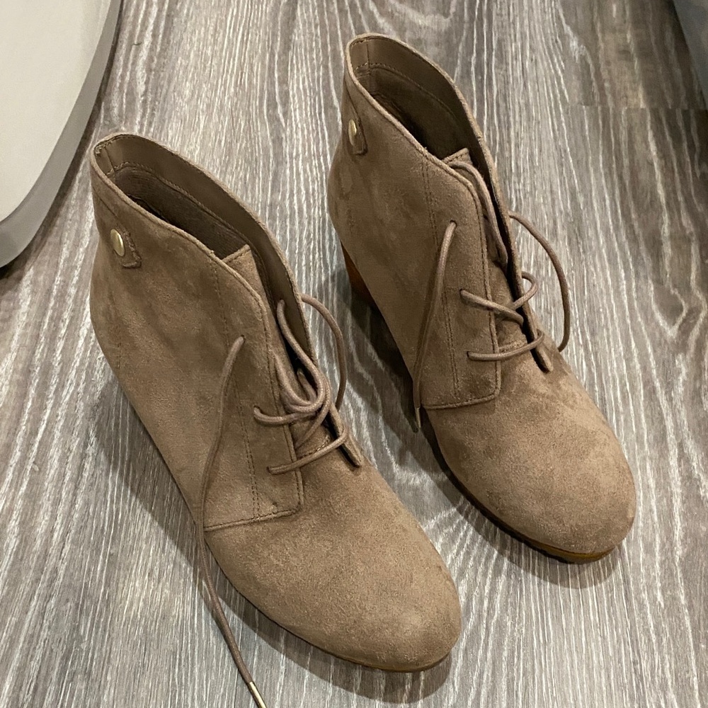 Dr. Scholl's Taupe Lace-Up Ankle Booties